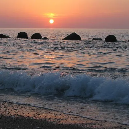 In Riva Al Mare Capo dʼOrlando